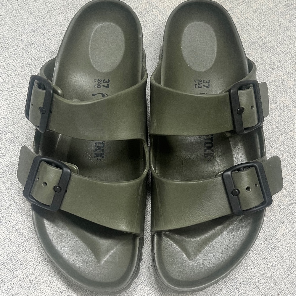 Birkenstock Womens Arizona Essentials Slide Sandal - Khaki